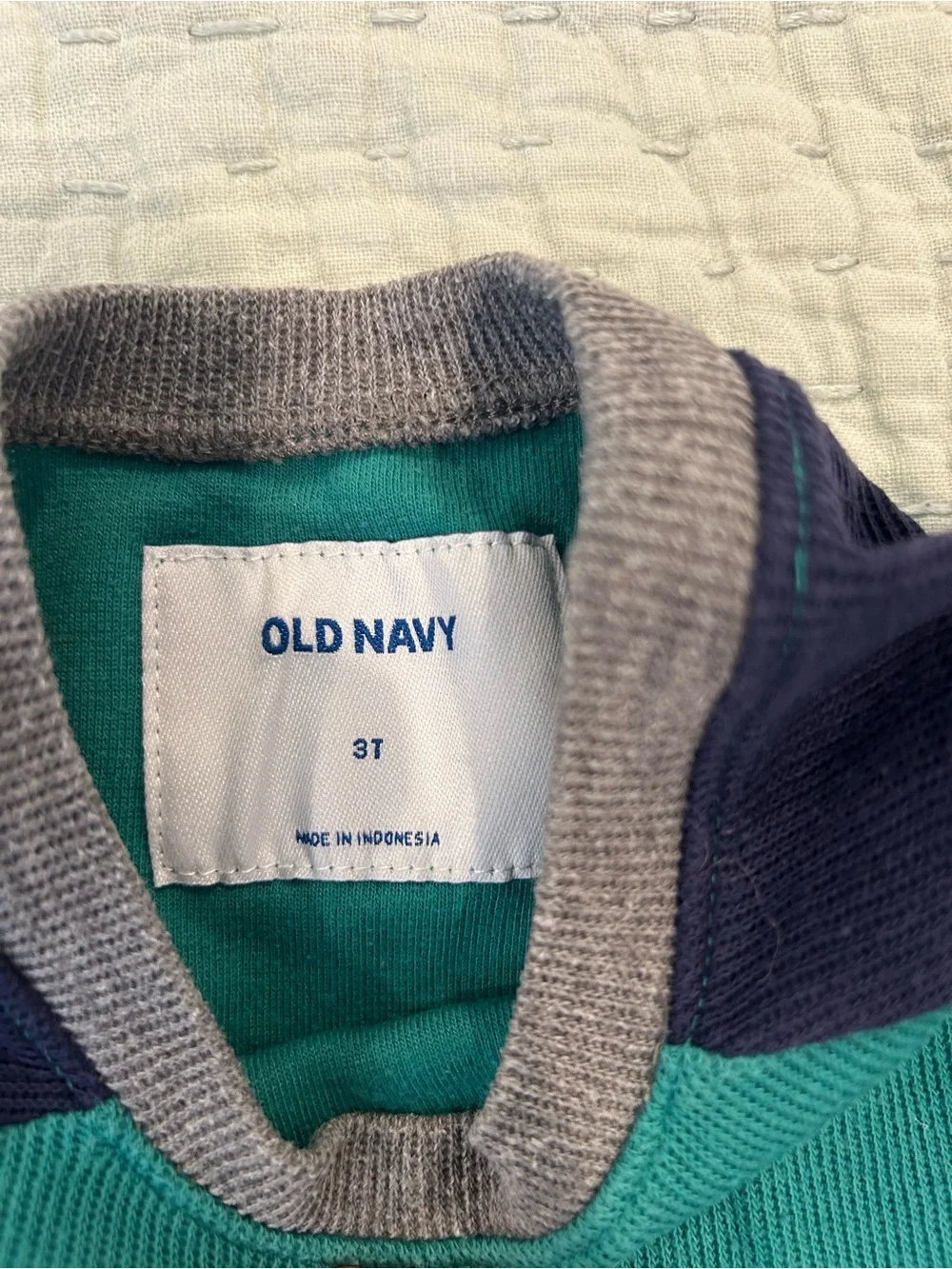 Old Navy Boys Sweater. Size 3T.